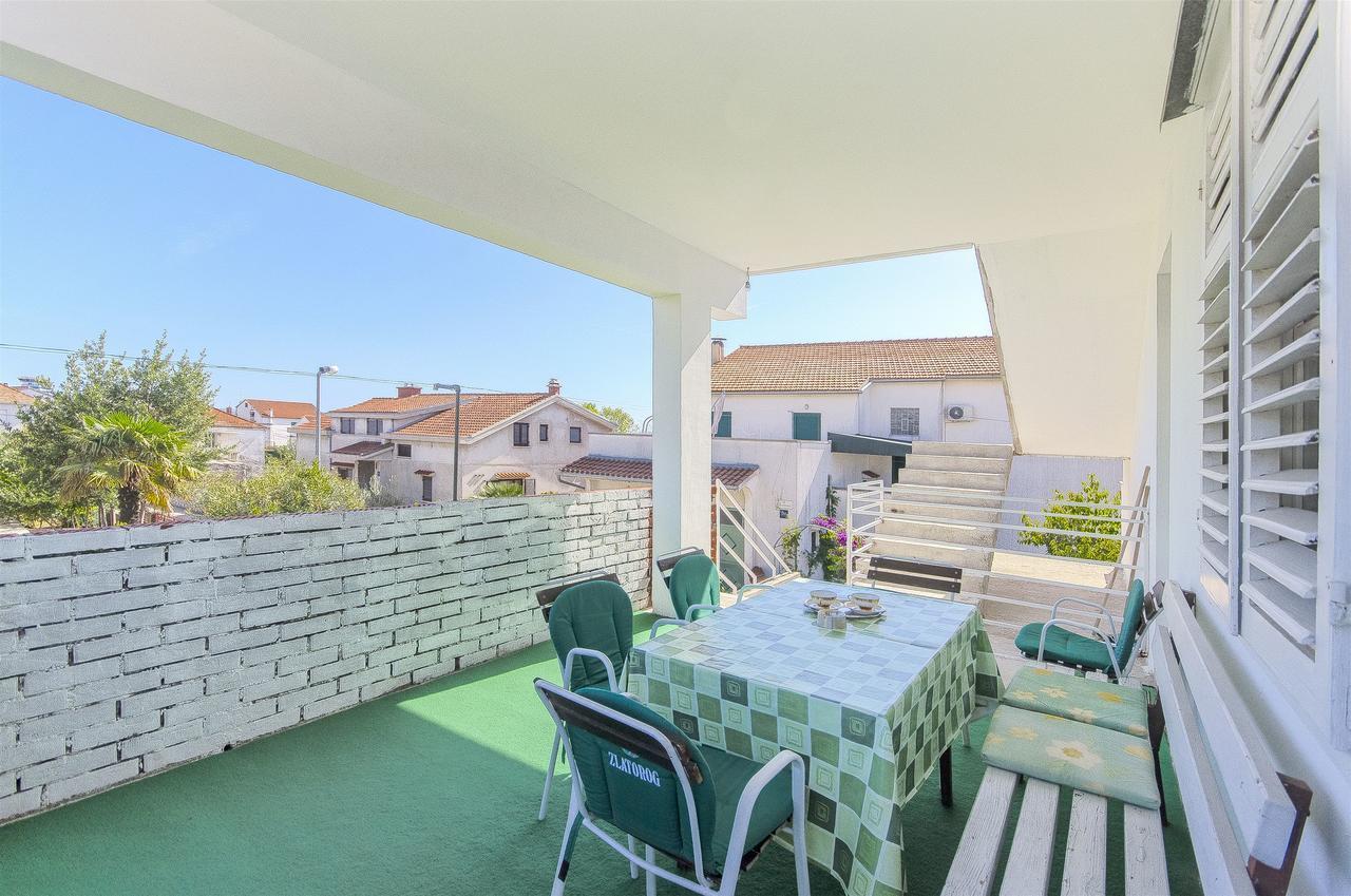 Apartment Niko Vodice Exterior foto